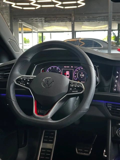 Volkswagen Jetta, volante e quadro de instrumentos