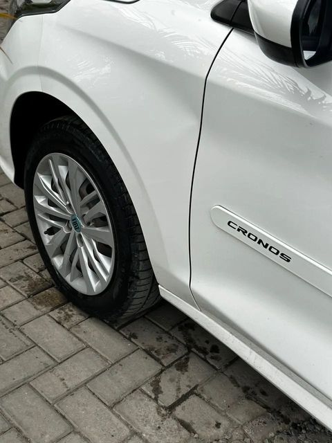 Fiat Cronos, roda e pneu