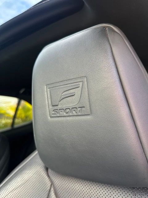 Lexus UX 250h, bancos dianteiros (foto 8 de 20)