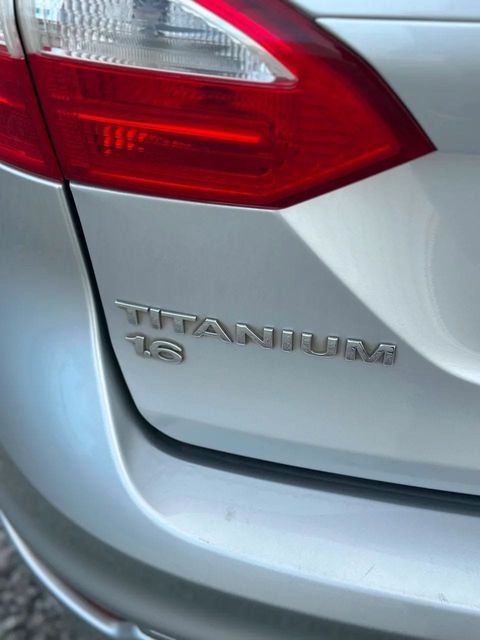 Ford Fiesta Sedan, emblema