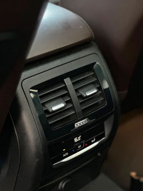 BMW X3, saídas de ar para o banco traseiro