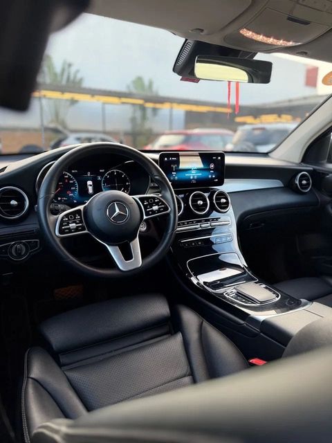 Mercedes-Benz GLC 220d, painel e volante (foto 12 de 13)