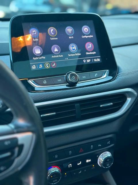 Chevrolet Tracker, central multimídia e comandos do painel