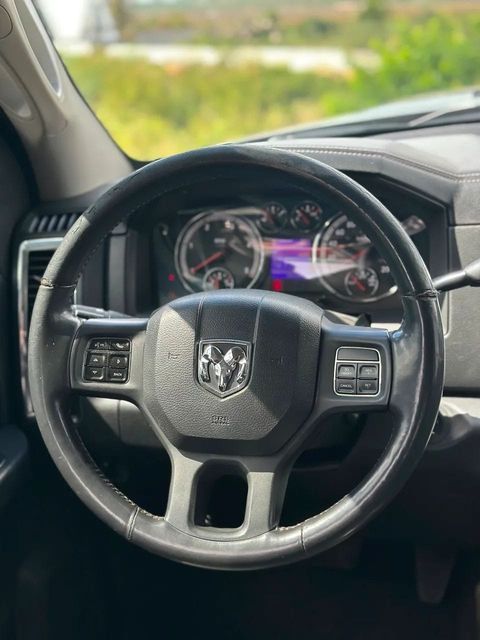 Dodge Ram 2500, volante e quadro de instrumentos