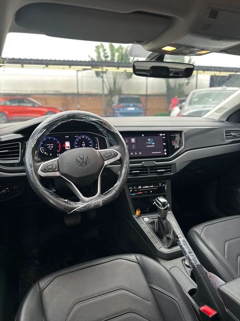 Volkswagen Polo, painel e volante (foto 14 de 19)