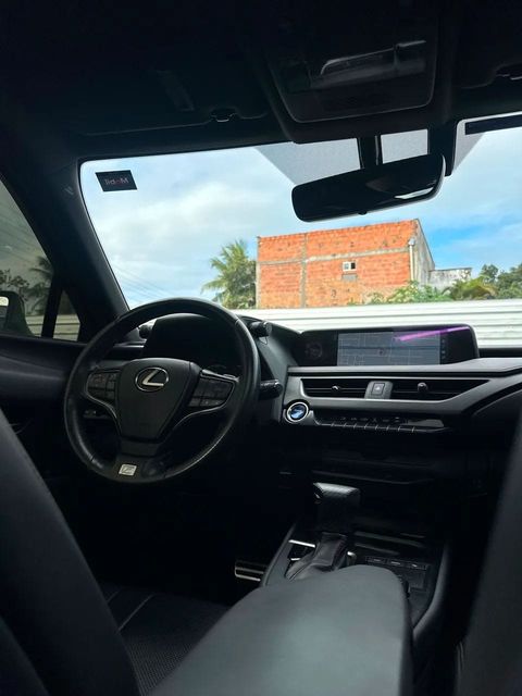 Lexus UX 250h, vista do interior (foto 11 de 20)