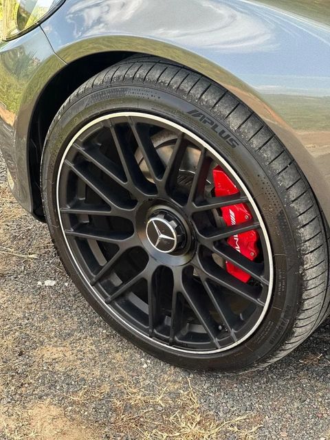 Mercedes-Benz C 200, roda e pneu