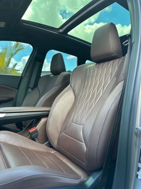 BMW X1, bancos dianteiros
