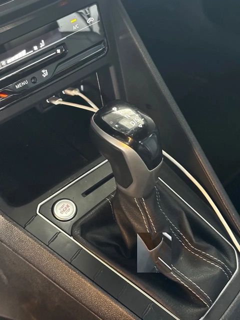 Volkswagen Virtus, console central e alavanca de câmbio