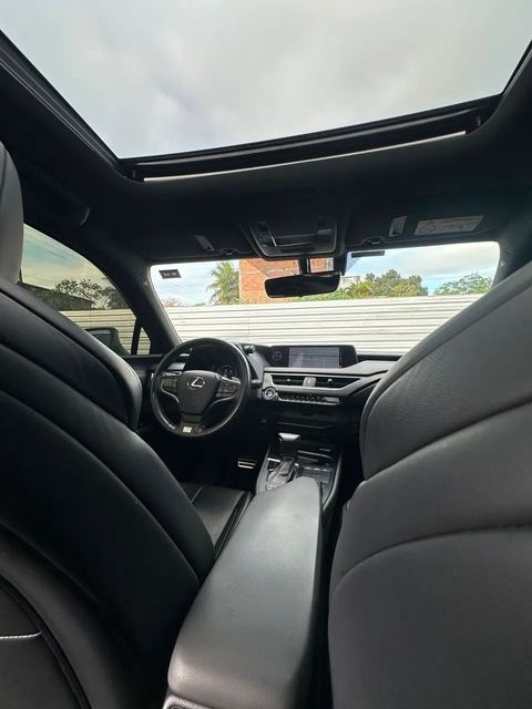 Lexus UX 250h, vista do interior (foto 12 de 20)