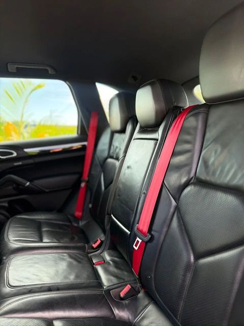 Porsche Cayenne, bancos traseiros (foto 16 de 18)