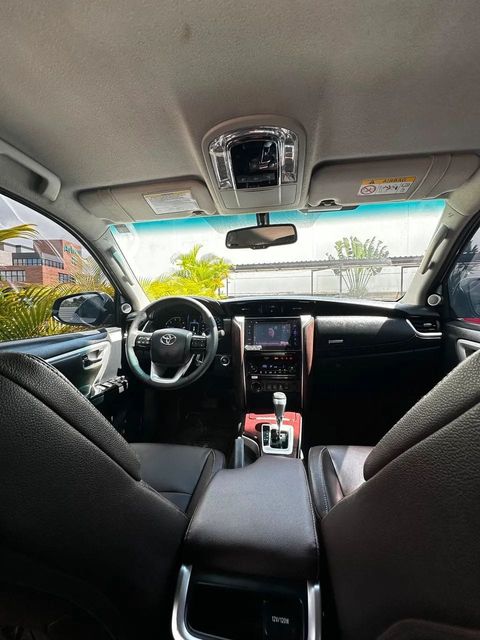 Toyota Hilux SW4, vista do interior (foto 14 de 18)