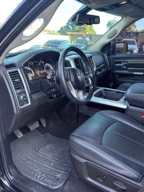 Ram Classic, painel e volante