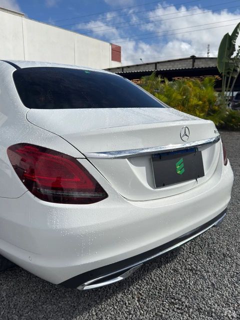 Mercedes-Benz C 180, lanterna traseira (foto 17 de 17)
