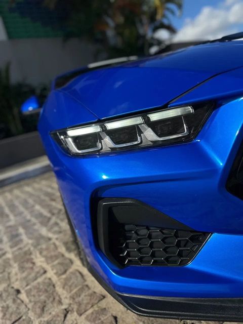 Ford Mustang, farol dianteiro